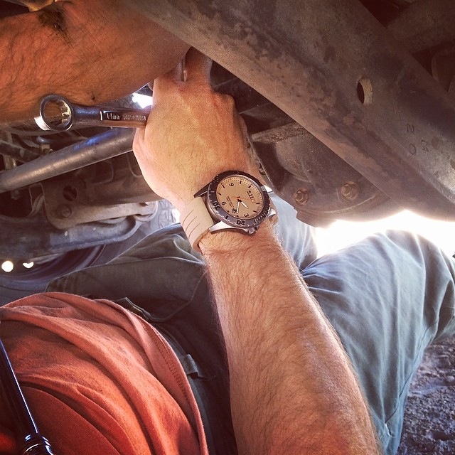 511 tactical sentinel watch in use